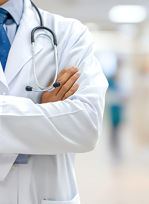 Médecin utilisant DOC-CONNECT en consultation